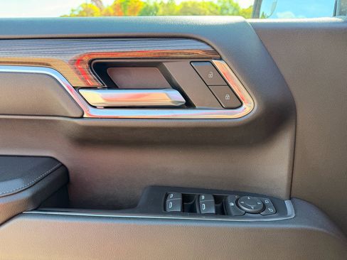 Used 2023 Chevrolet Silverado 1500 LT w/ Convenience Package II image 8