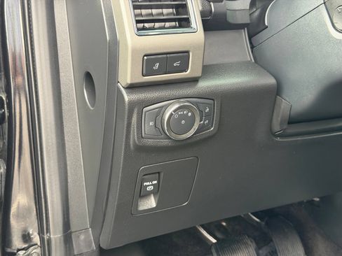 Used 2021 Ford Expedition XLT AWD/4WD image 16