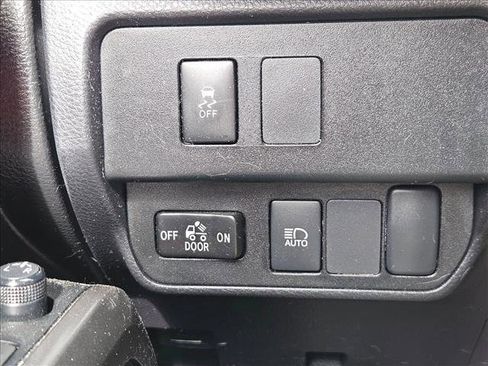 Used 2023 Toyota Tacoma SR5 RWD image 9