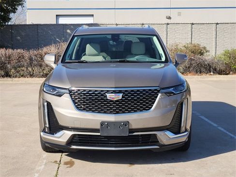 Used 2023 Cadillac XT6 Premium Luxury w/ Technology Package image 2