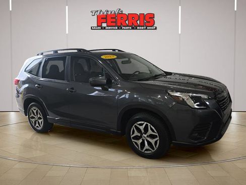 Used 2023 Subaru Forester Premium AWD/4WD image 3