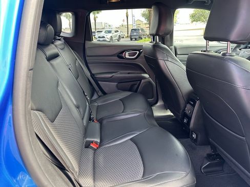 Used 2025 Jeep Compass Latitude w/ Altitude Special Edition image 20