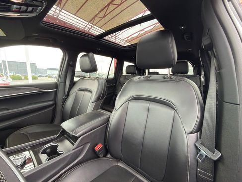 New 2025 Jeep Grand Cherokee L Limited w/ Luxury Tech Group II AWD/4WD image 16