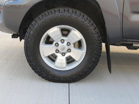 Used 2013 Toyota Tacoma 4x4 Double Cab w/ TRD Sport Pkg image 38