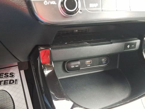 Used 2024 Kia Seltos SX image 19