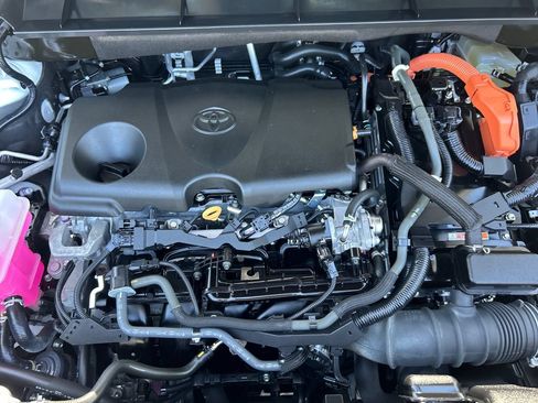 Used 2023 Toyota Highlander LE AWD/4WD image 20