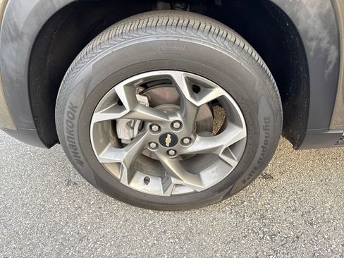 Certified 2024 Chevrolet Trax LT w/ Sunroof Package image 26