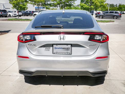 Used 2025 Honda Civic Sport image 10