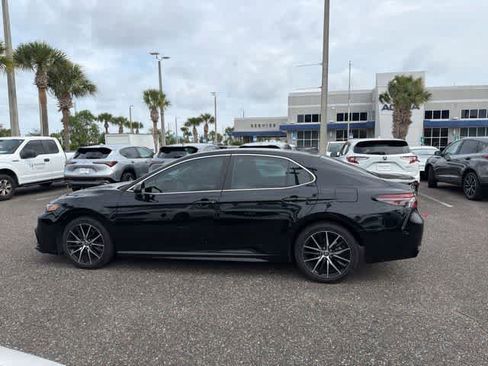 Used 2021 Toyota Camry SE FWD image 29