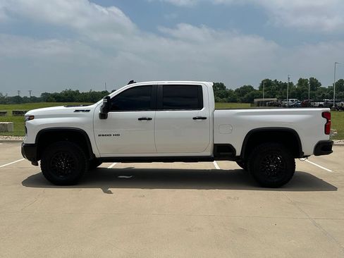 Used 2026 Chevrolet Silverado 2500 ZR2 w/ LPO, Dark Essentials Package AWD/4WD image 8