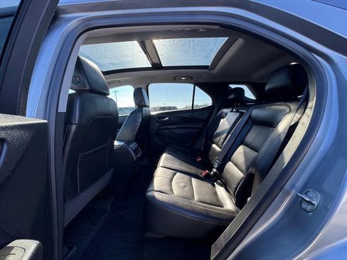Used 2023 Chevrolet Equinox Premier image 12