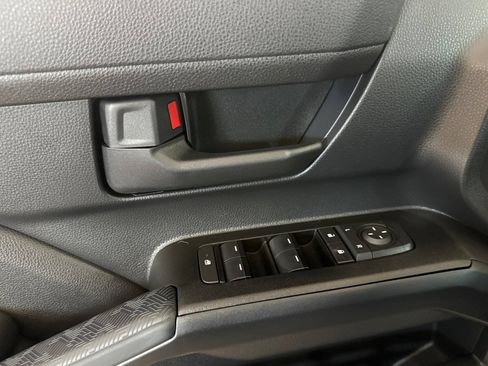 New 2026 Toyota 4Runner SR5 AWD/4WD image 11