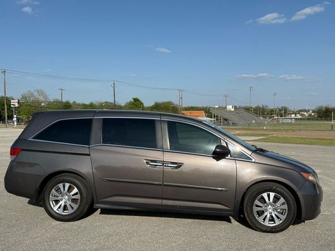 Used 2016 Honda Odyssey EX-L image 3