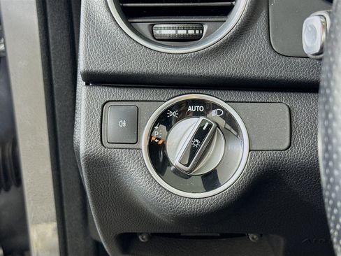 Used 2014 Mercedes-Benz C 250 Sport image 10