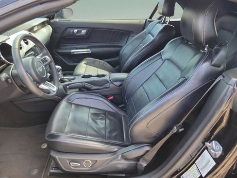 Used 2016 Ford Mustang Premium image 9