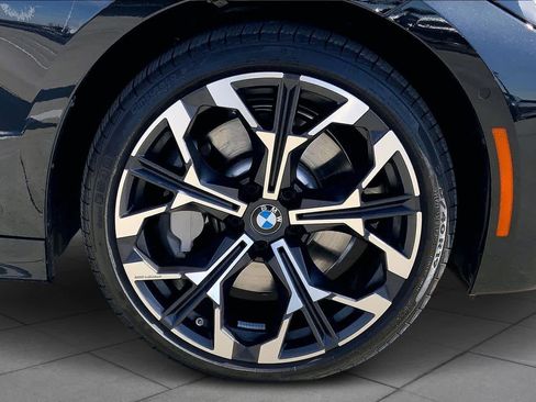 Certified 2025 BMW 330i Sedan image 10