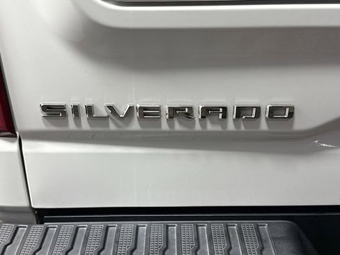 Used 2023 Chevrolet Silverado 1500 ZR2 w/ Technology Package AWD/4WD image 15