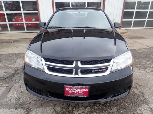 Used 2013 Dodge Avenger SE image 3
