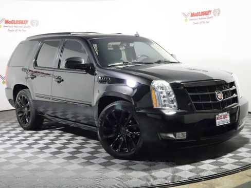 Used 2012 Cadillac Escalade Platinum AWD/4WD image 2