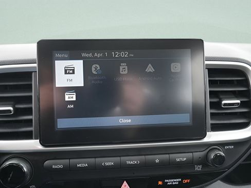 Certified 2025 Hyundai Venue SEL FWD image 35