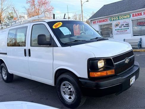 Used 2011 Chevrolet Express 2500 RWD image 9