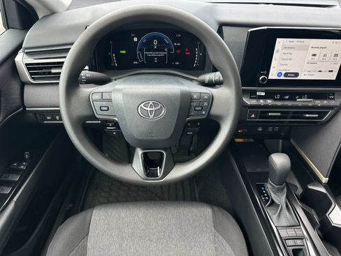 Used 2025 Toyota Camry LE w/ Convenience Package FWD image 15