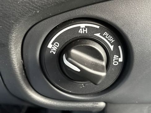 Certified 2024 Nissan Frontier SV w/ Hardbody Edition image 18