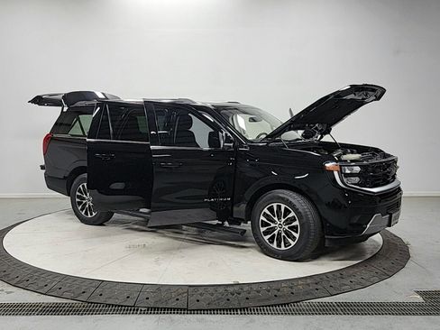 Used 2025 Ford Expedition Max Platinum AWD/4WD image 9