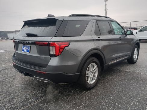 Certified 2025 Ford Explorer Active w/ Active Comfort Package image 3