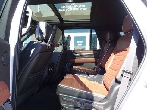 Used 2023 GMC Yukon Denali Ultimate image 16