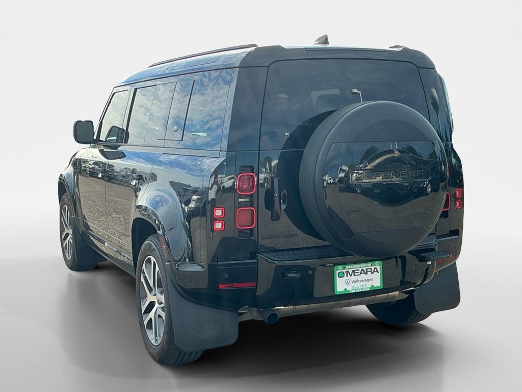 Used 2024 Land Rover Defender 110 X-Dynamic SE AWD/4WD image 3