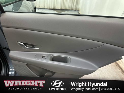Certified 2023 Hyundai Elantra SE w/ Cargo Package image 15