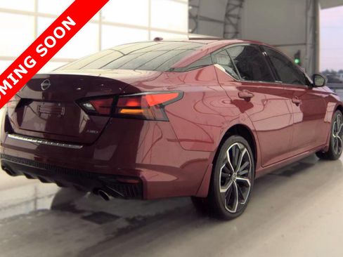 Used 2023 Nissan Altima 2.5 SR AWD/4WD image 5