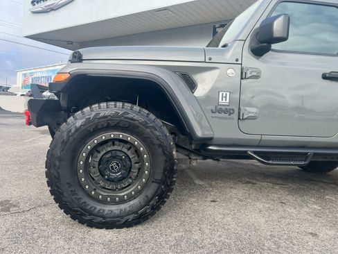 Used 2020 Jeep Wrangler Unlimited Sahara image 2