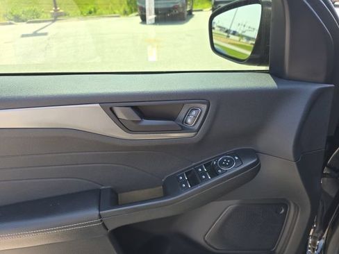 Certified 2023 Ford Escape Active AWD/4WD image 12