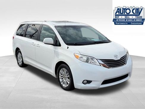 Used 2014 Toyota Sienna XLE FWD image 15