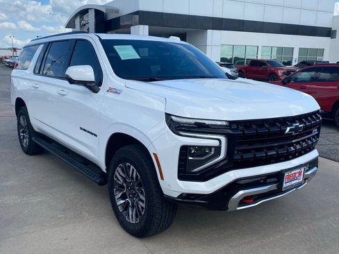 Used 2026 Chevrolet Suburban Z71 w/ Comfort Package image 7