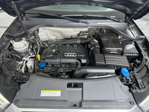 Used 2018 Audi Q3 2.0T Premium Plus w/ Premium Plus Package FWD image 24