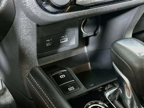 Used 2022 Nissan Kicks SV FWD image 30