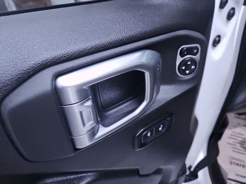 Used 2025 Jeep Gladiator Sport image 13