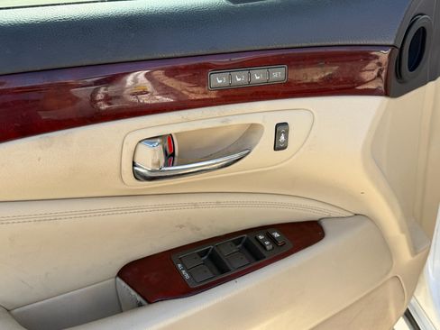 Used 2011 Lexus LS 460 w/ Luxury Value Edition RWD image 25