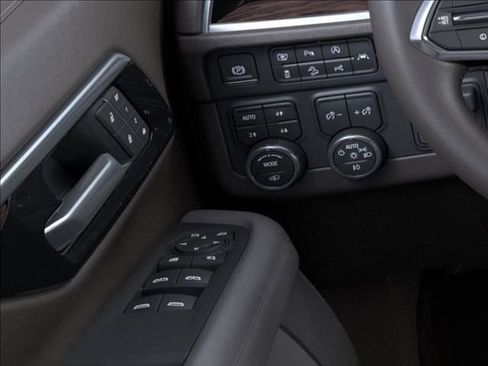 New 2026 Chevrolet Suburban Z71 w/ Z71 Off-Road Package AWD/4WD image 26