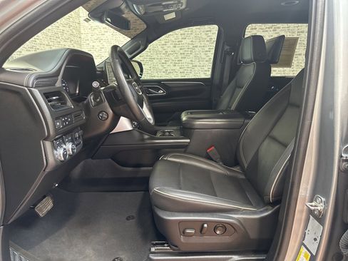 Used 2024 GMC Yukon XL SLT w/ SLT Luxury Package image 29