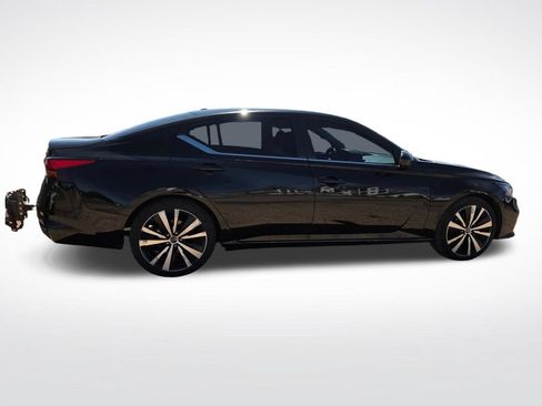Used 2019 Nissan Altima 2.5 SR FWD image 4