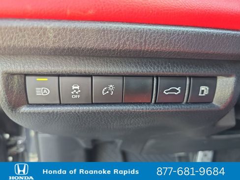 Used 2025 Toyota Camry XSE FWD image 29