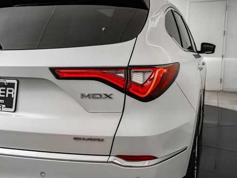 Used 2023 Acura MDX SH-AWD w/ Advance Package image 9