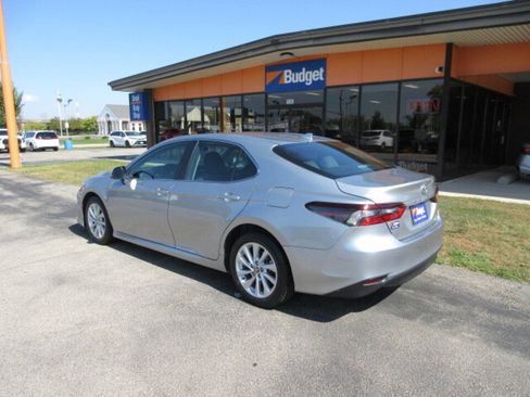 Used 2024 Toyota Camry LE image 3