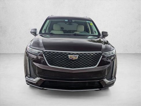 Used 2020 Cadillac XT6 Premium Luxury FWD image 2