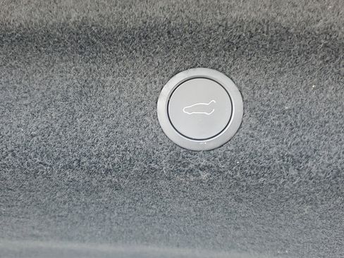 Used 2026 Tesla Model Y Long Range image 11