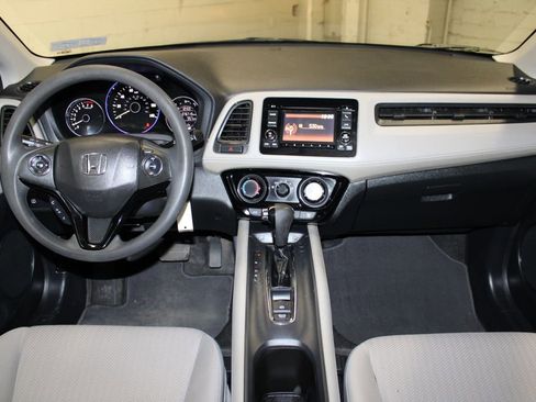 Used 2017 Honda HR-V LX image 5